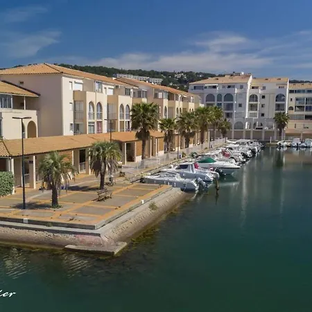 Charmant 2 Pieces Les Pieds Dans L'Eau Sete Exterior photo
